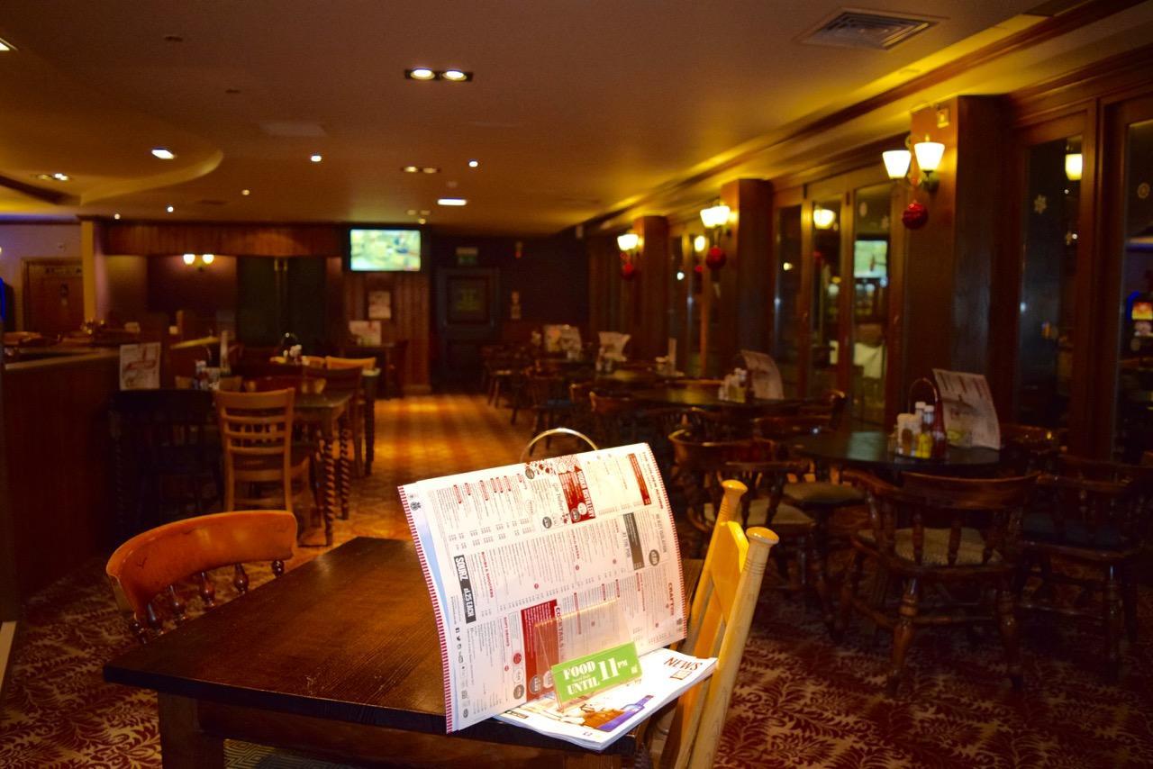 The Golden Acorn Wetherspoon Hotel Glenrothes Buitenkant foto