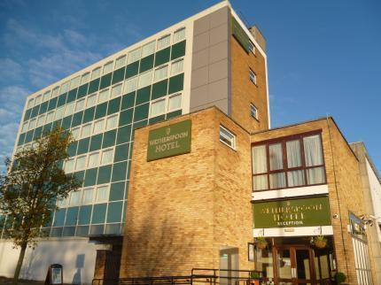 The Golden Acorn Wetherspoon Hotel Glenrothes Buitenkant foto