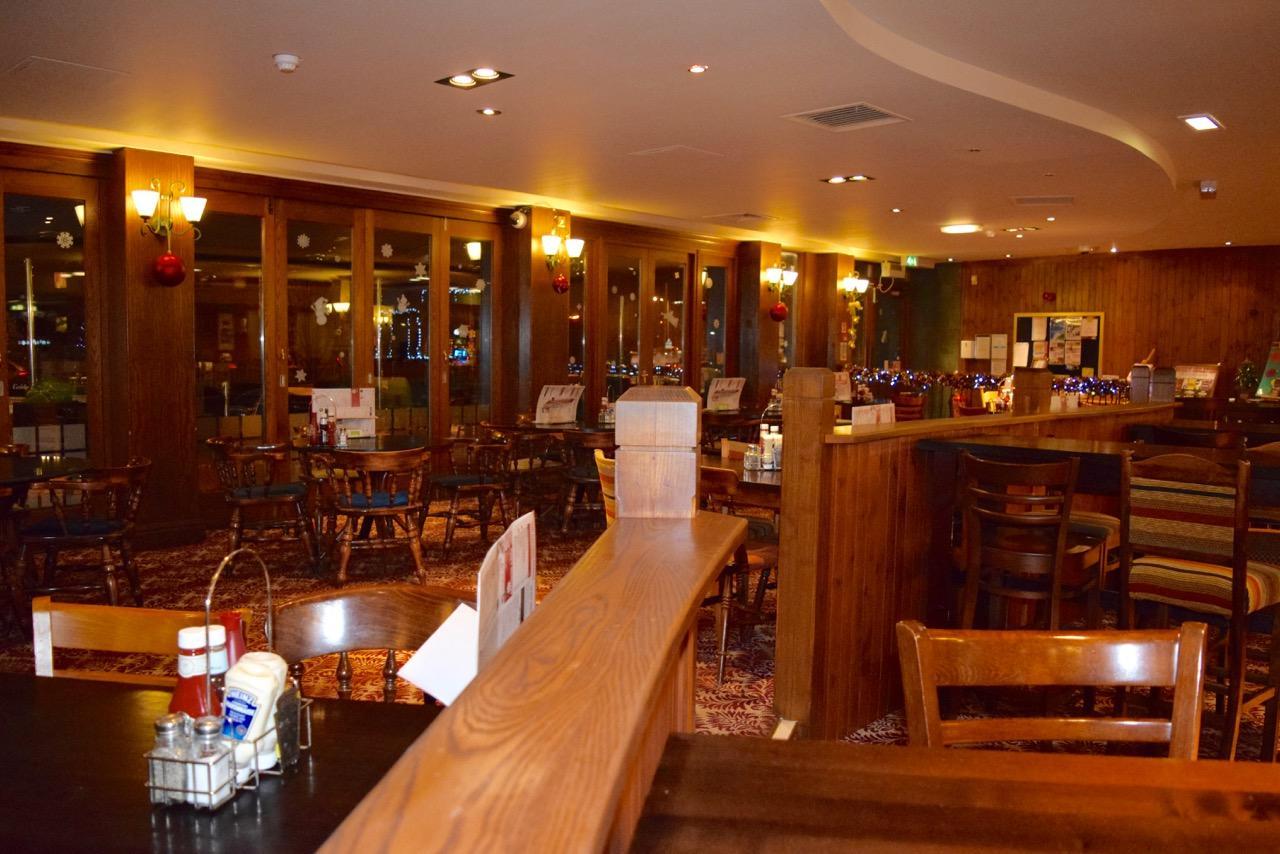 The Golden Acorn Wetherspoon Hotel Glenrothes Buitenkant foto