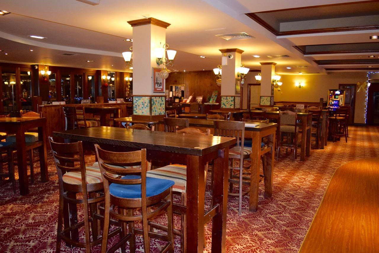 The Golden Acorn Wetherspoon Hotel Glenrothes Buitenkant foto