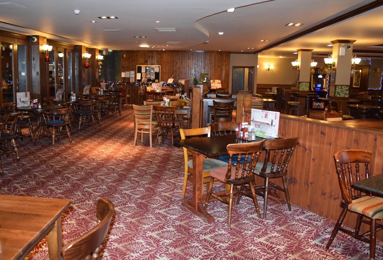 The Golden Acorn Wetherspoon Hotel Glenrothes Buitenkant foto